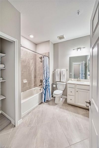 12000 Hawthorn Lake Dr, Unit 202, Fort Myers, FL 33913 Photo