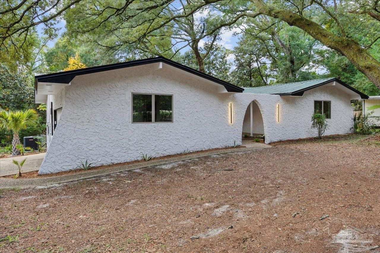 3809 Idlewood Dr, Pensacola, FL 32505 Main Photo