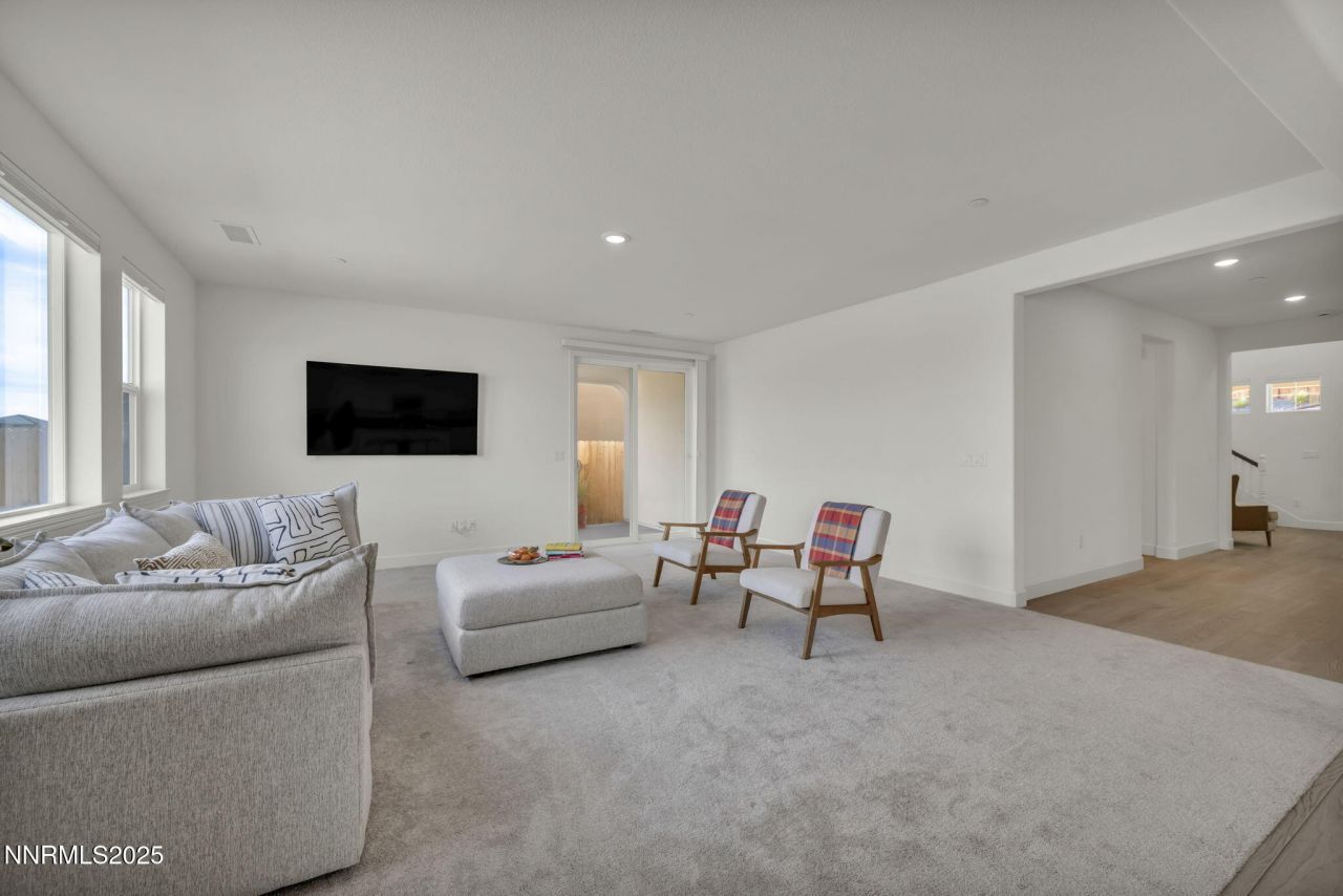 6870 Pilot Peak Road, Sparks, NV 89436 Photo