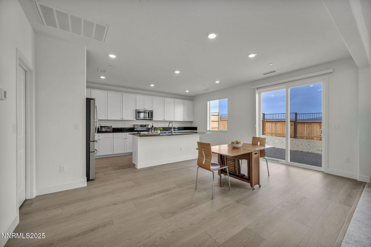 6870 Pilot Peak Road, Sparks, NV 89436 Photo