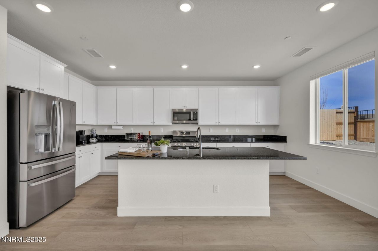 6870 Pilot Peak Road, Sparks, NV 89436 Photo