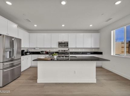 6870 Pilot Peak Road, Sparks, NV 89436 Photo