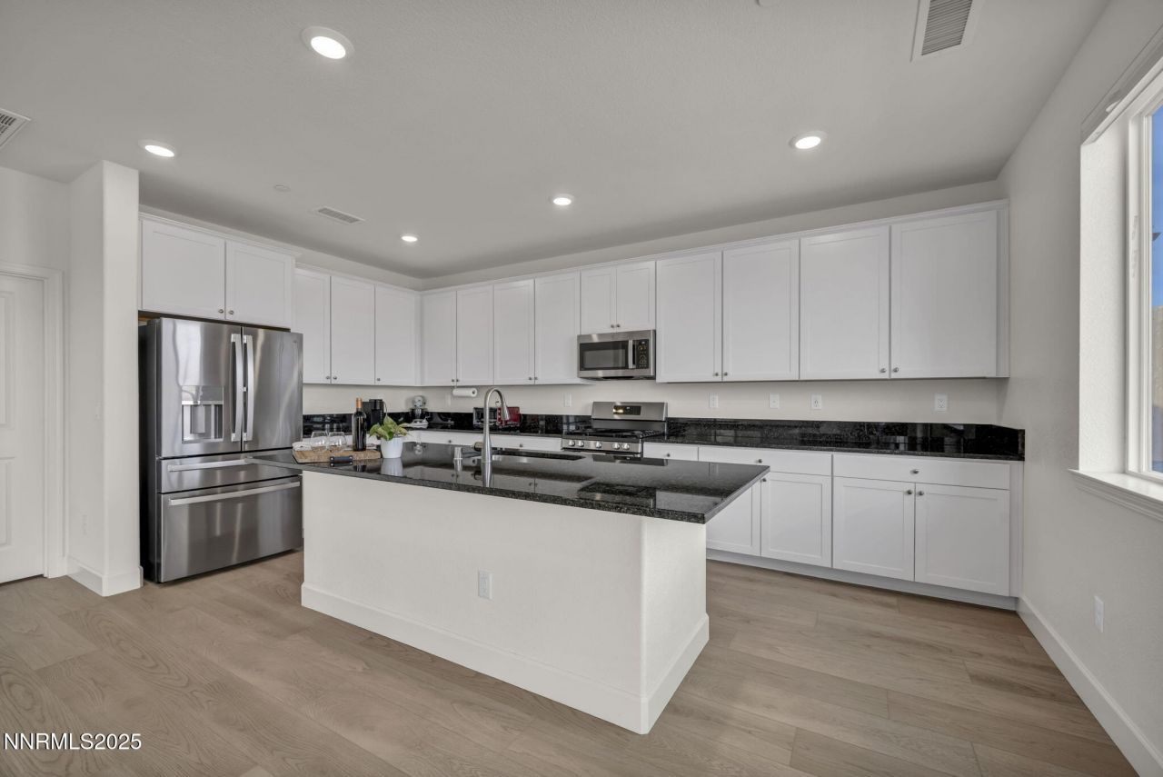 6870 Pilot Peak Road, Sparks, NV 89436 Photo