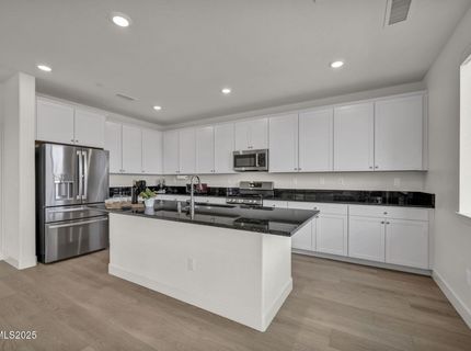 6870 Pilot Peak Road, Sparks, NV 89436 Photo