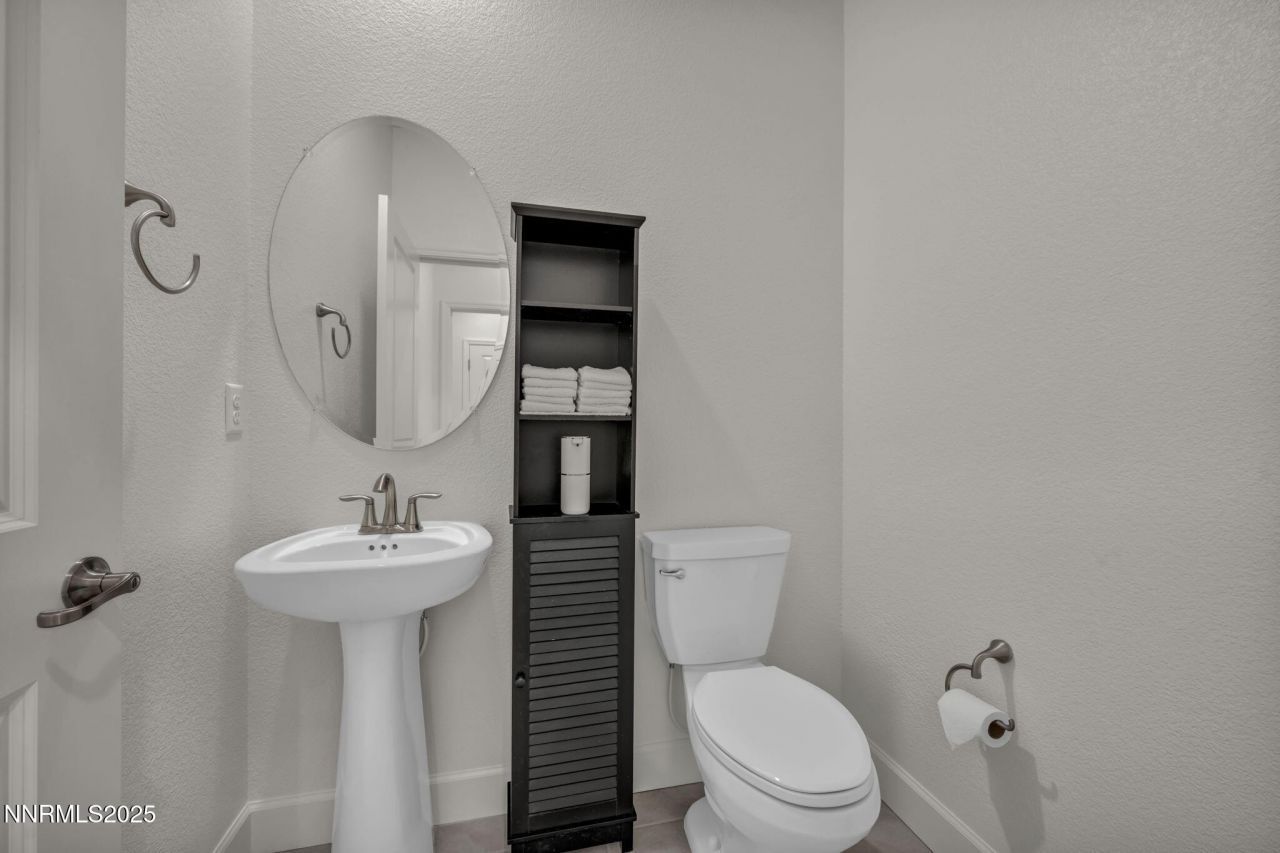 6870 Pilot Peak Road, Sparks, NV 89436 Photo