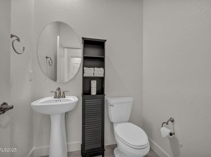 6870 Pilot Peak Road, Sparks, NV 89436 Photo