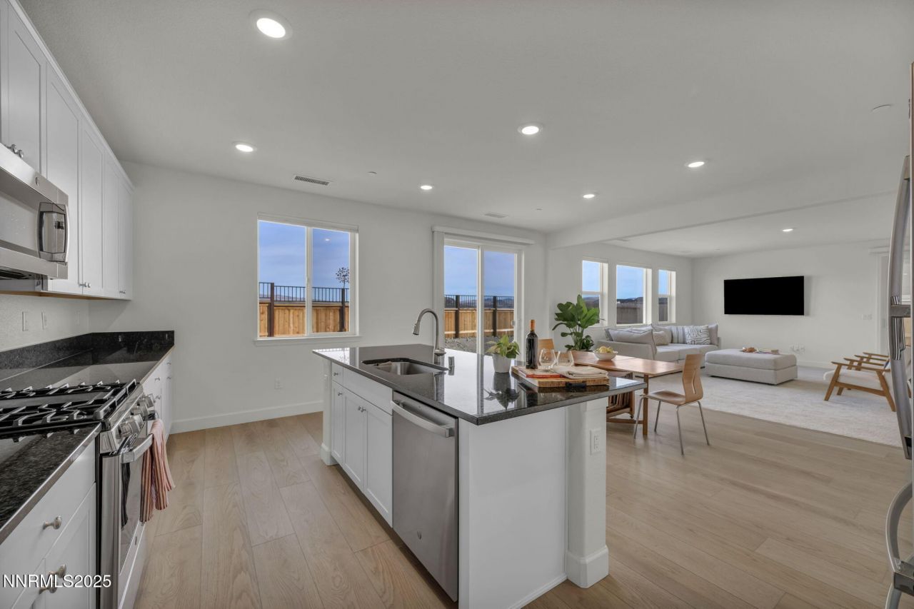 6870 Pilot Peak Road, Sparks, NV 89436 Photo