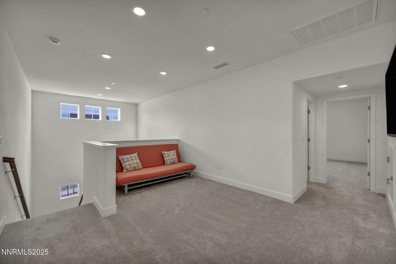 6870 Pilot Peak Road, Sparks, NV 89436 Photo