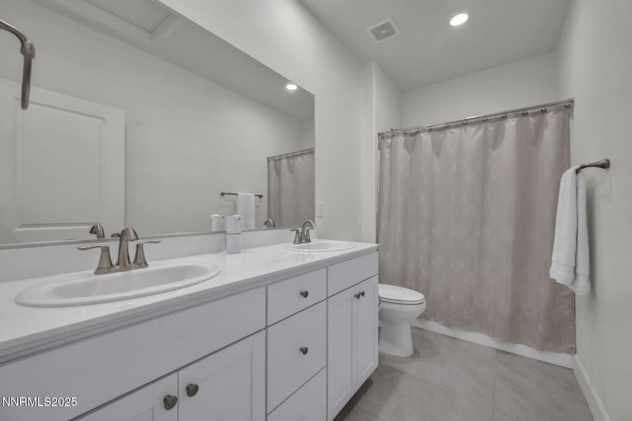 6870 Pilot Peak Road, Sparks, NV 89436 Photo