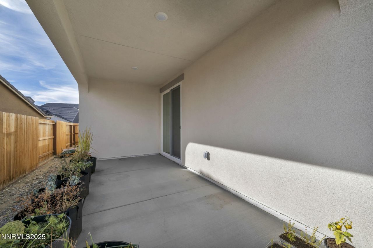 6870 Pilot Peak Road, Sparks, NV 89436 Photo