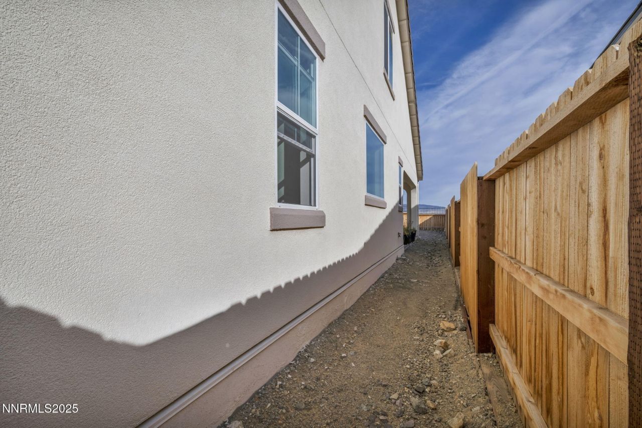 6870 Pilot Peak Road, Sparks, NV 89436 Photo