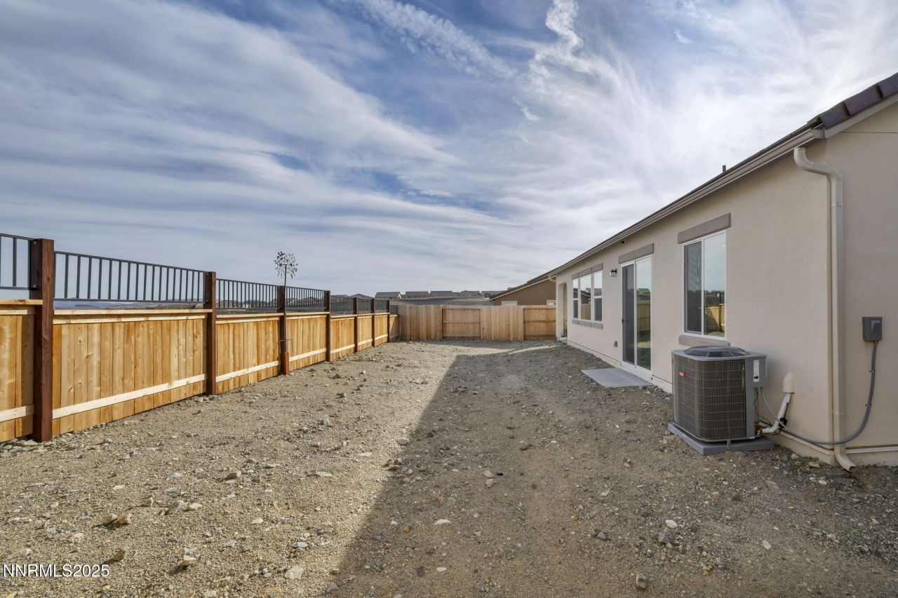 6870 Pilot Peak Road, Sparks, NV 89436 Photo