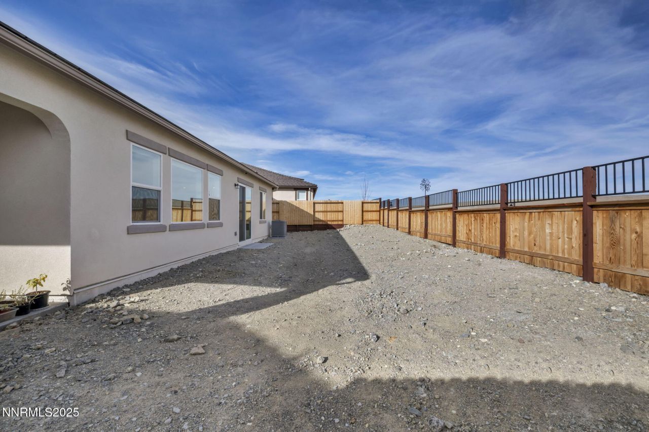 6870 Pilot Peak Road, Sparks, NV 89436 Photo