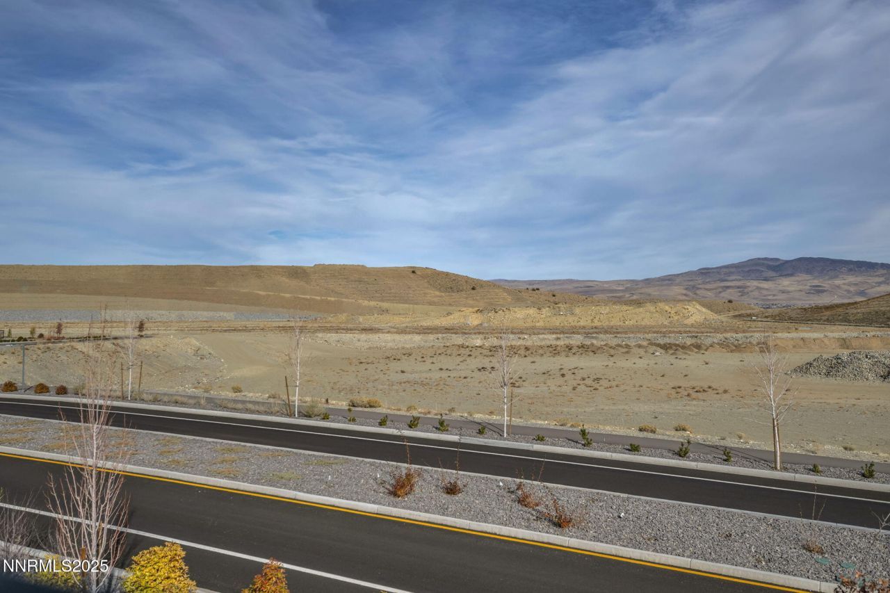 6870 Pilot Peak Road, Sparks, NV 89436 Photo