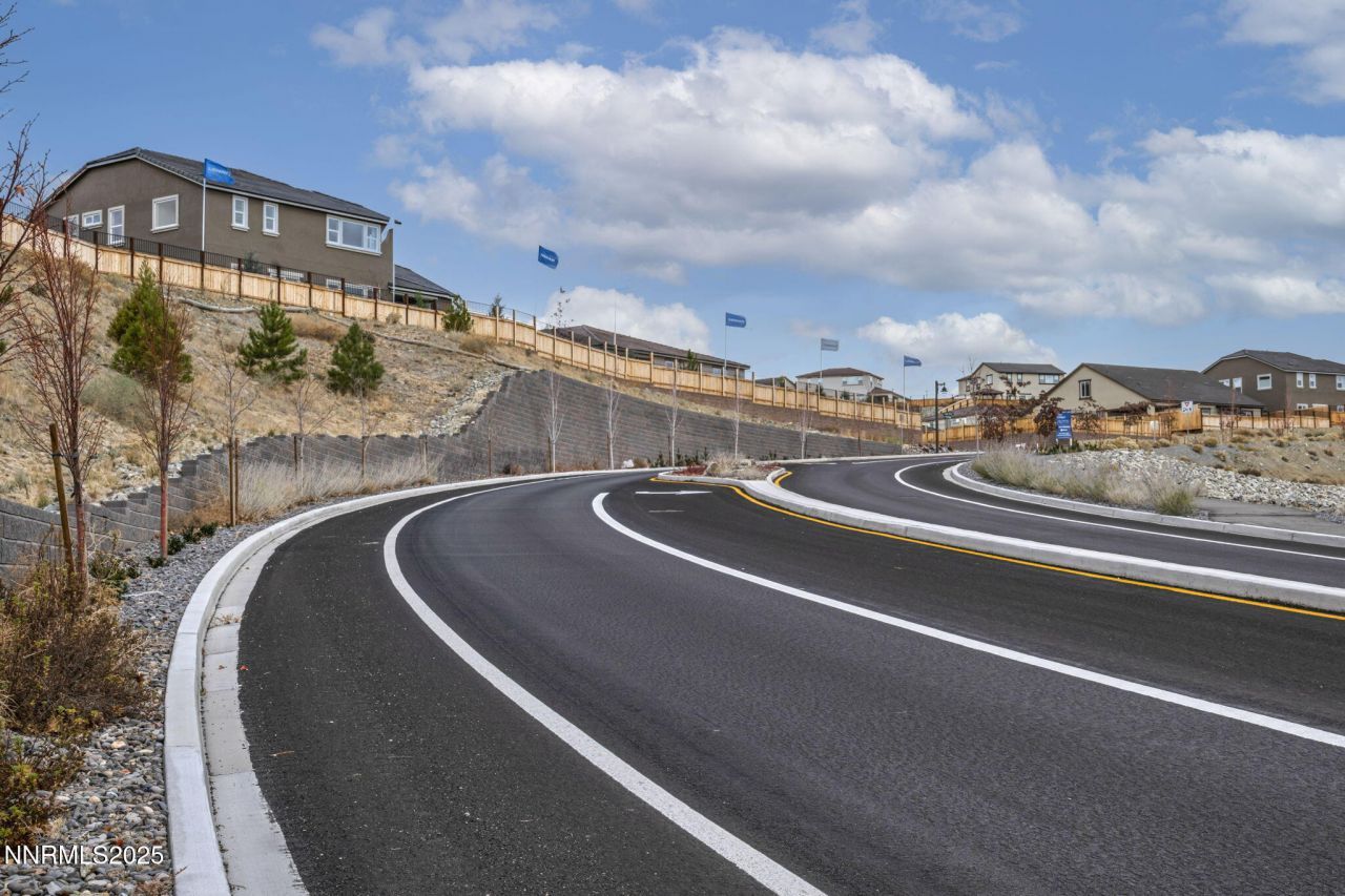 6870 Pilot Peak Road, Sparks, NV 89436 Photo