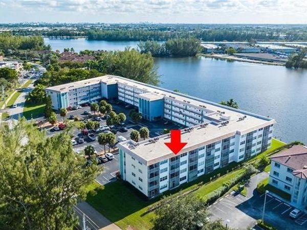 4311 Crystal Lake Drive, Unit 421, Deerfield Beach, FL 33064