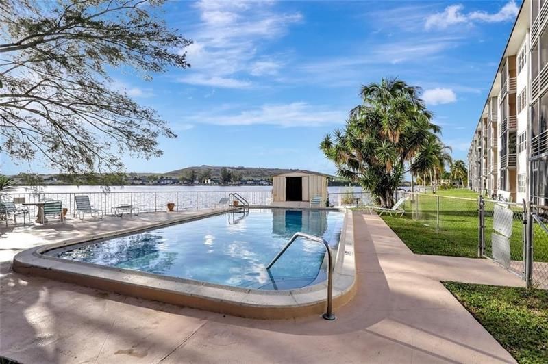 4311 Crystal Lake Drive, Unit 421, Deerfield Beach, FL 33064 Photo