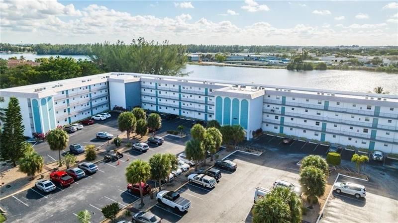 4311 Crystal Lake Drive, Unit 421, Deerfield Beach, FL 33064 Photo