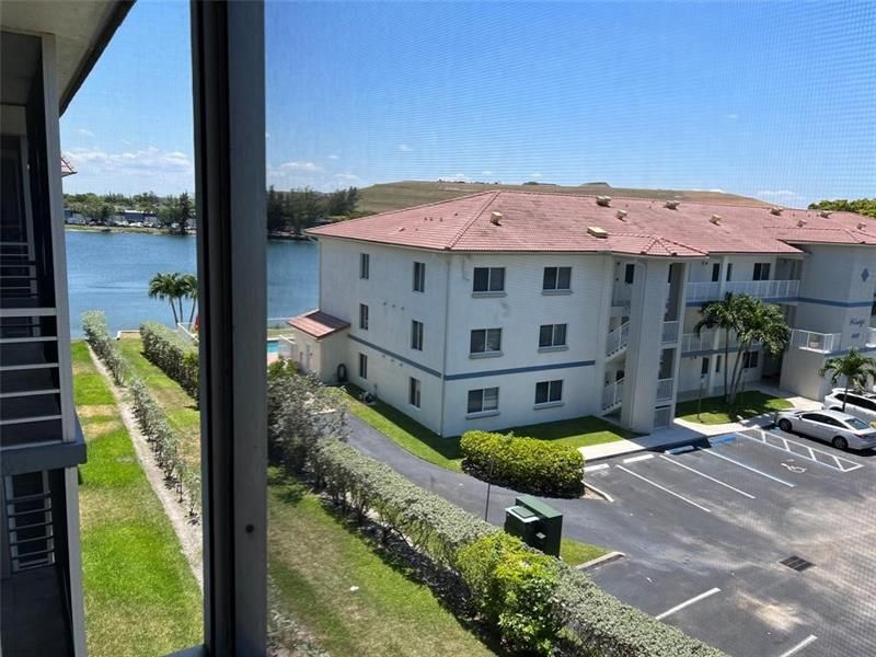 4311 Crystal Lake Drive, Unit 421, Deerfield Beach, FL 33064 Photo