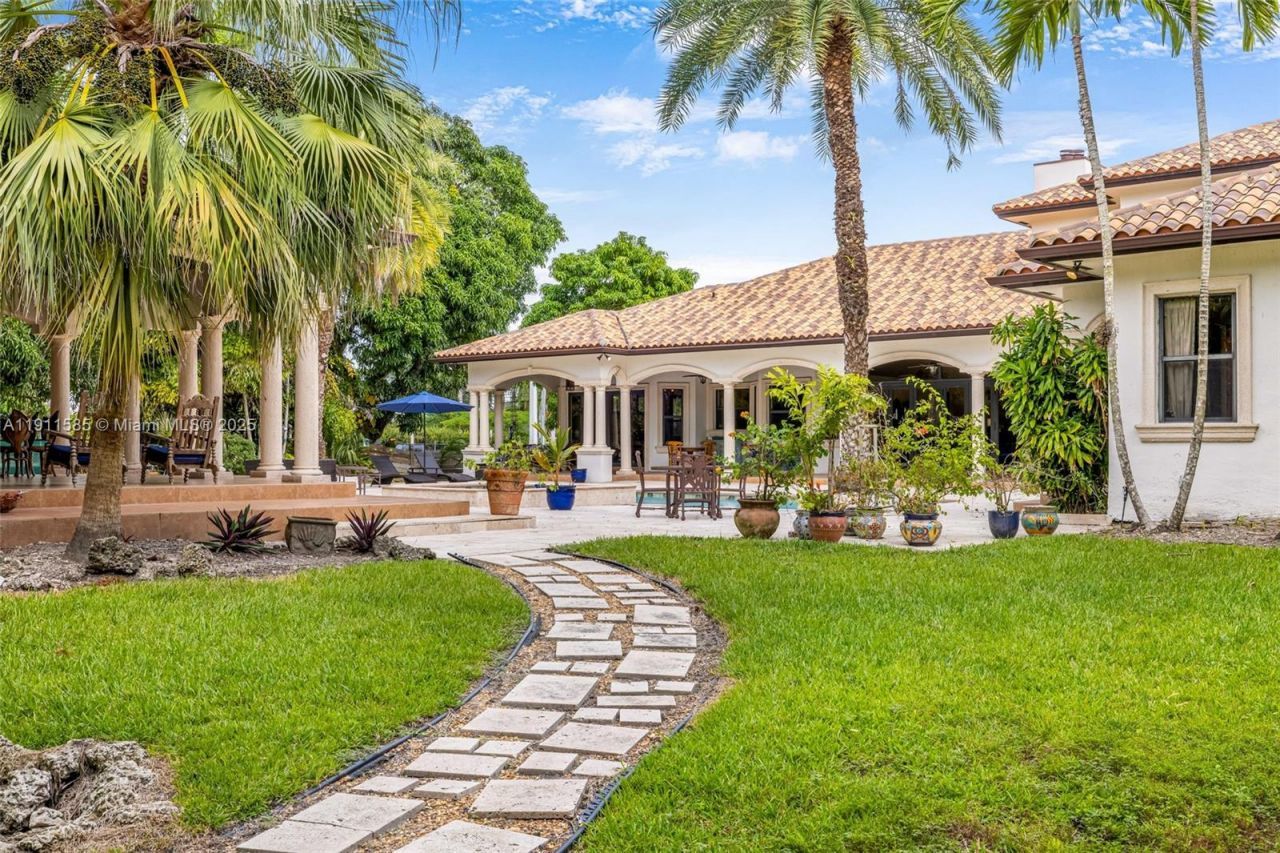 7030 SW 72nd Ct, Miami, FL 33143 Photo