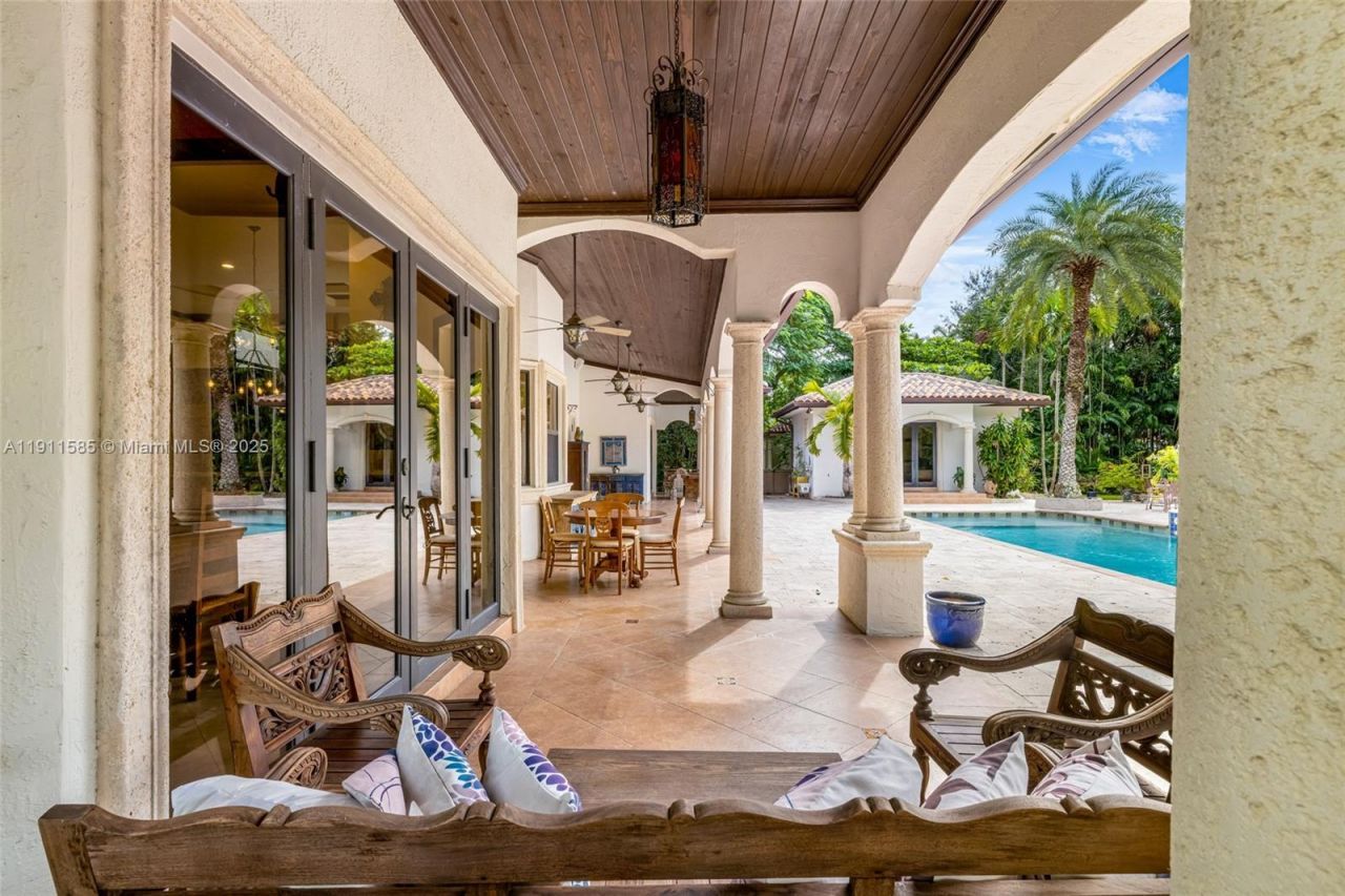 7030 SW 72nd Ct, Miami, FL 33143 Photo