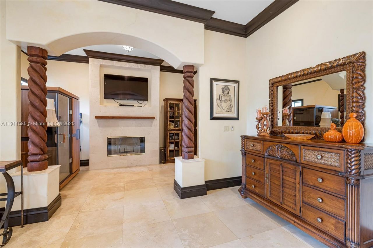 7030 SW 72nd Ct, Miami, FL 33143 Photo