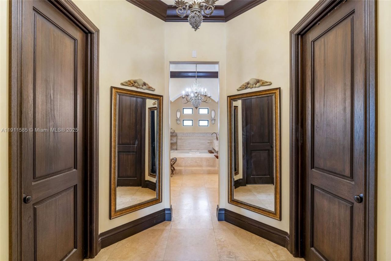 7030 SW 72nd Ct, Miami, FL 33143 Photo