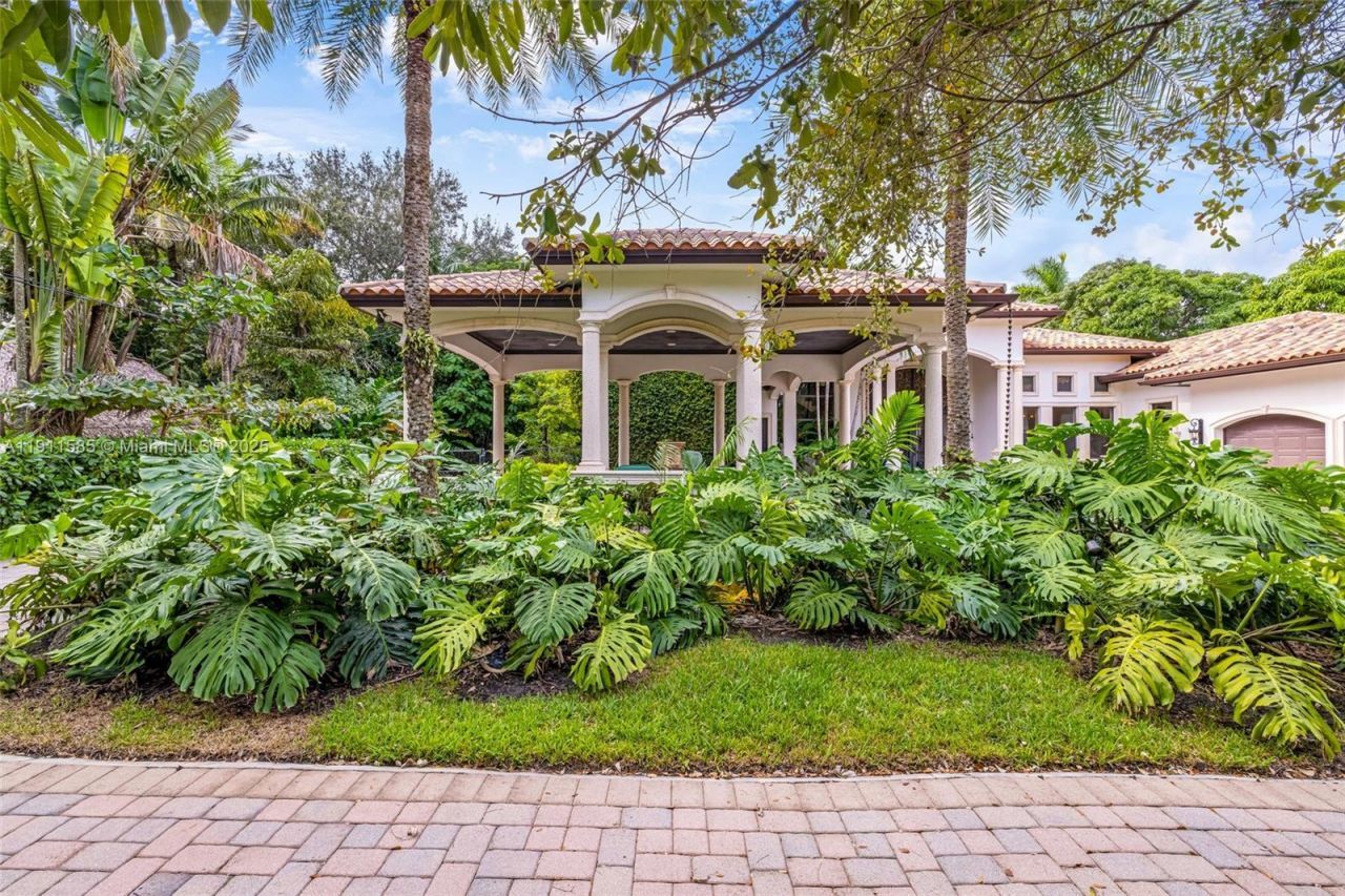 7030 SW 72nd Ct, Miami, FL 33143 Photo