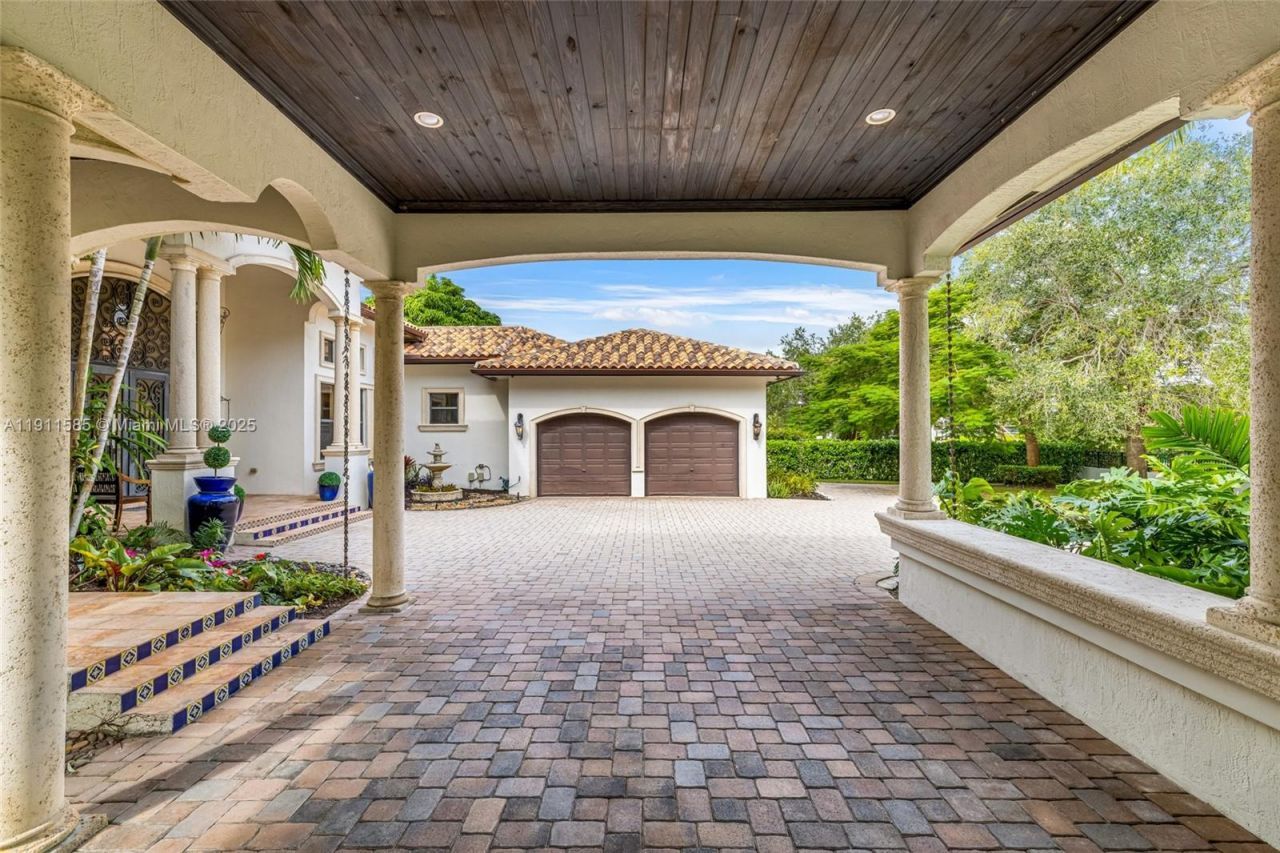 7030 SW 72nd Ct, Miami, FL 33143 Photo