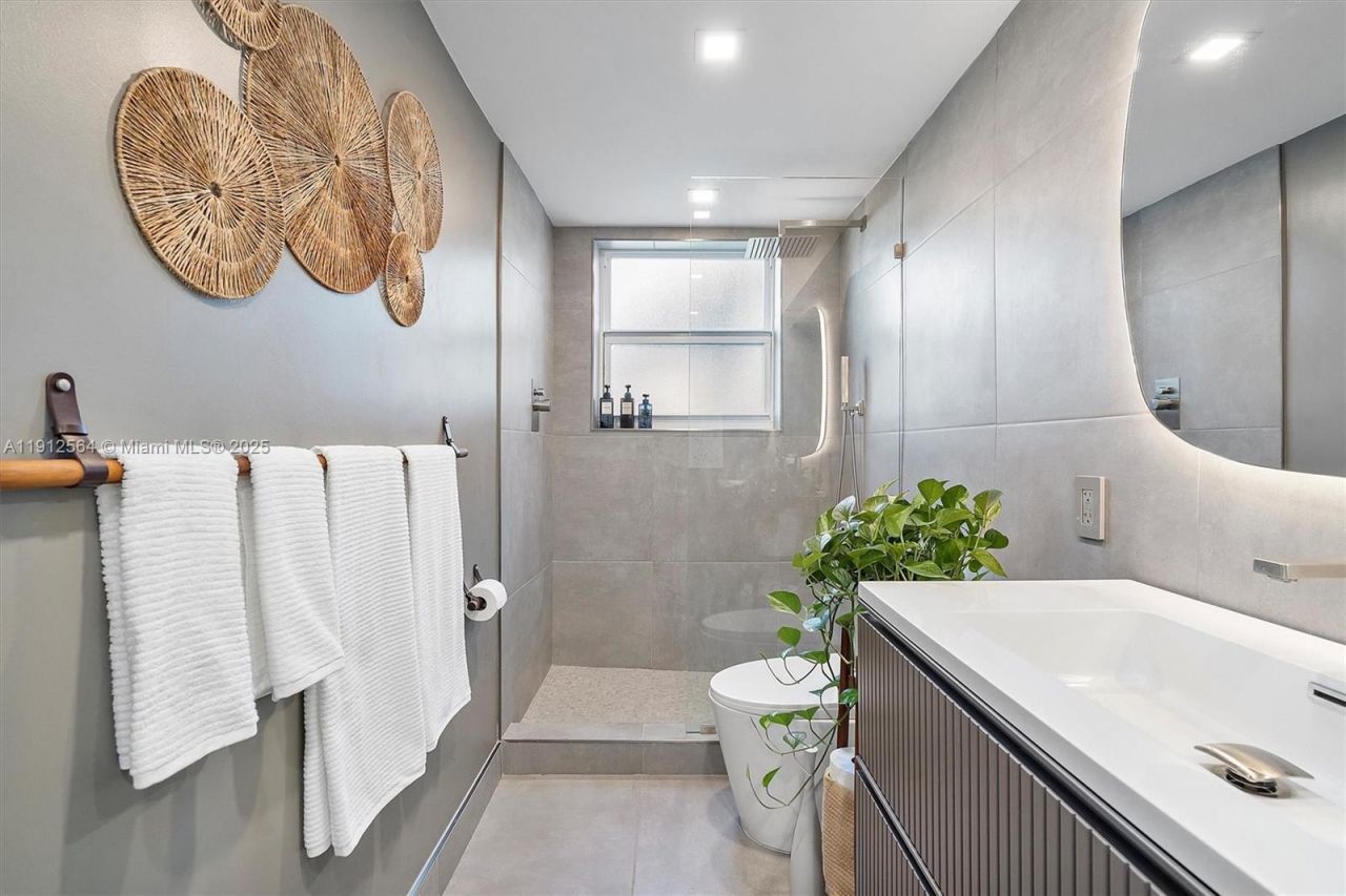 2150 Sans Souci Blvd, Unit B311, North Miami, FL 33181 Photo