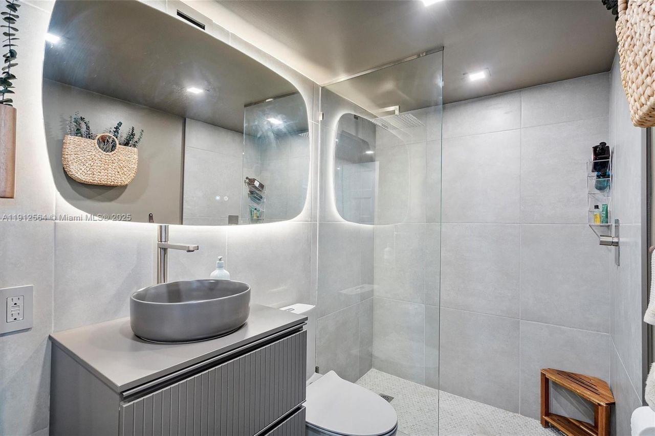 2150 Sans Souci Blvd, Unit B311, North Miami, FL 33181 Photo