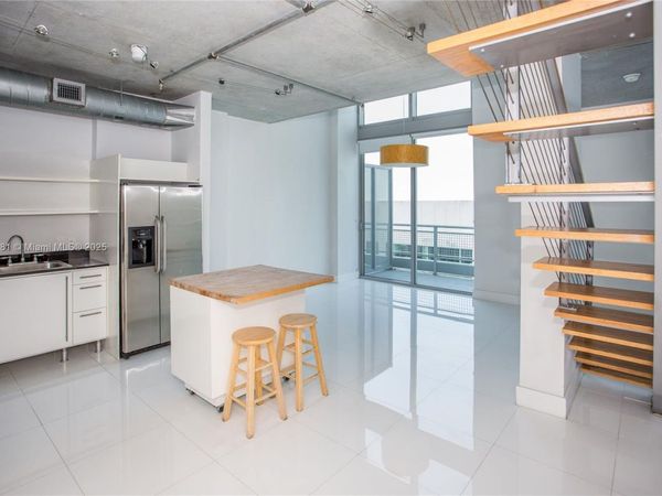 690 SW 1st Ct, Unit PHI20, Miami, FL 33130