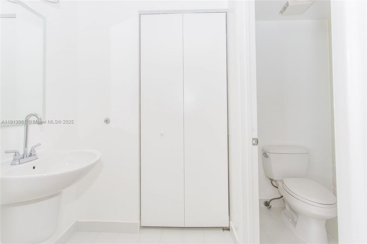 690 SW 1st Ct, Unit PHI20, Miami, FL 33130 Photo