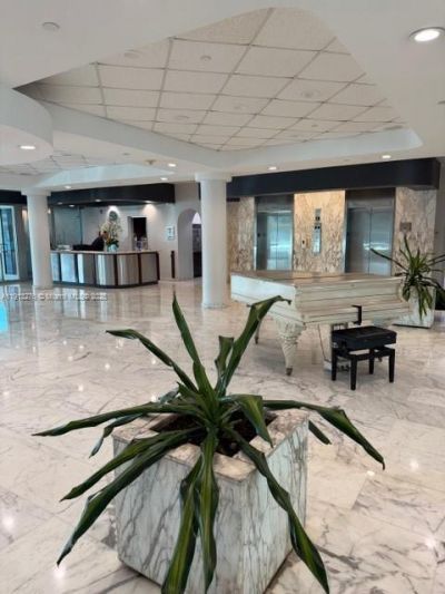 5055 Collins Ave, Unit 9A, Miami Beach, FL 33140 Photo