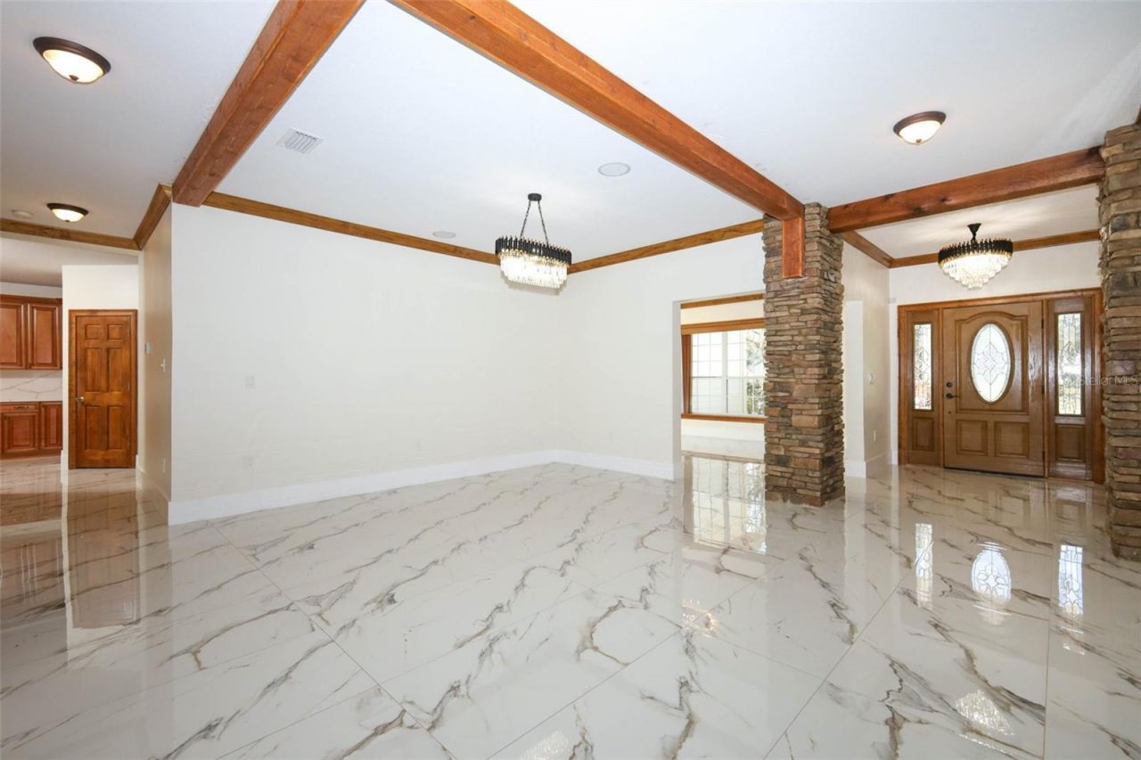 27012 Grand Oak Lane, Tavares, FL 32778 Photo