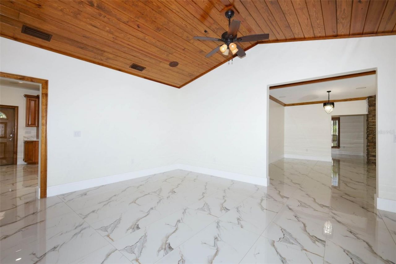 27012 Grand Oak Lane, Tavares, FL 32778 Photo