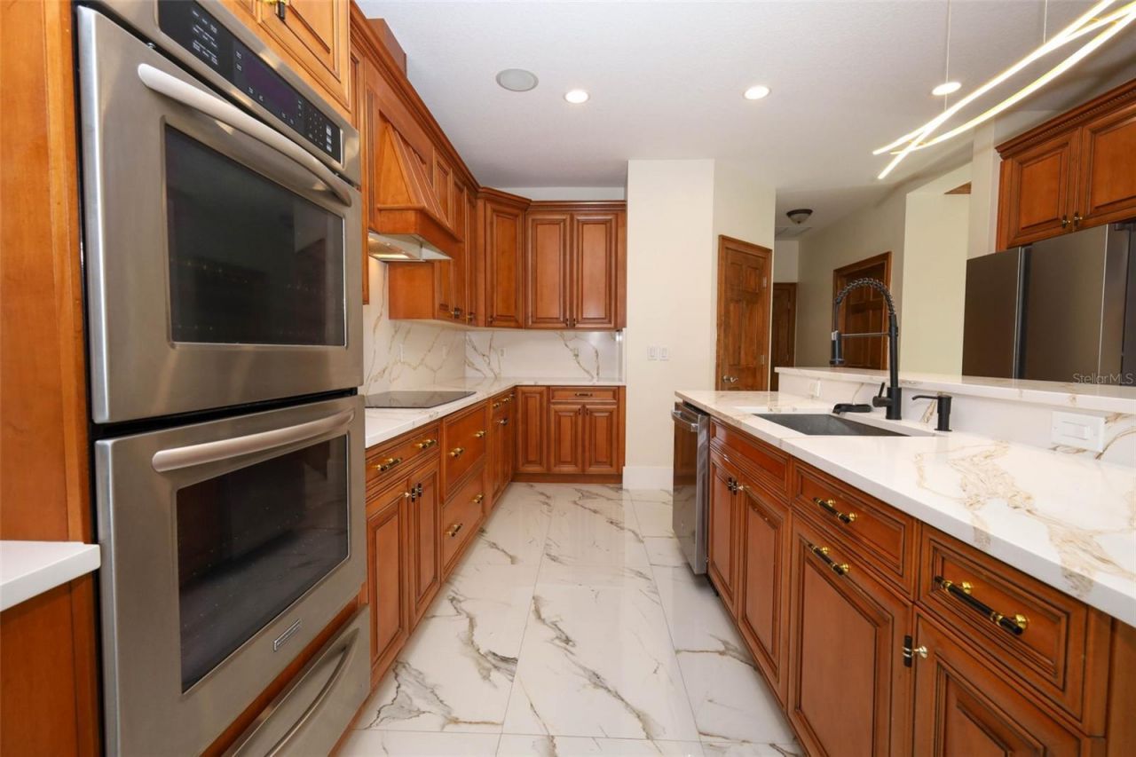 27012 Grand Oak Lane, Tavares, FL 32778 Photo