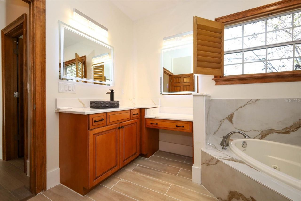 27012 Grand Oak Lane, Tavares, FL 32778 Photo