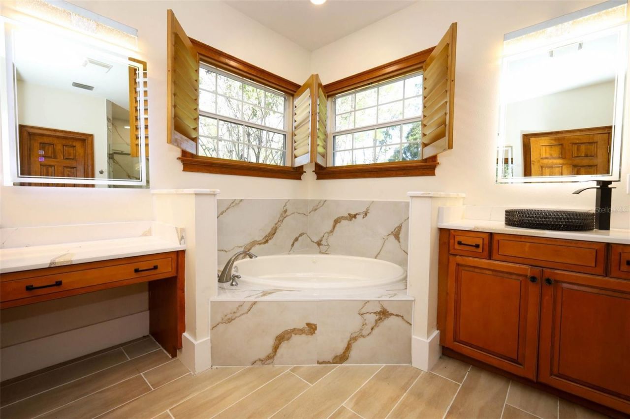 27012 Grand Oak Lane, Tavares, FL 32778 Photo