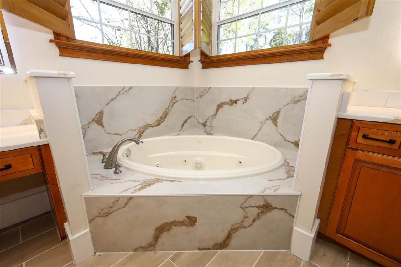 27012 Grand Oak Lane, Tavares, FL 32778 Photo