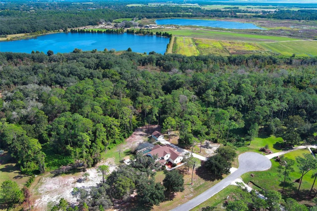 27012 Grand Oak Lane, Tavares, FL 32778 Photo