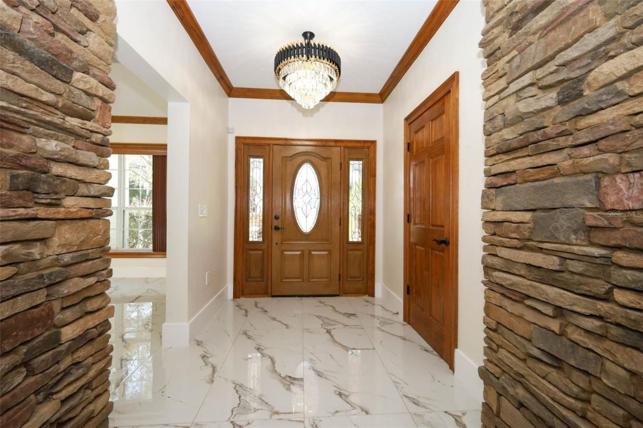 27012 Grand Oak Lane, Tavares, FL 32778 Photo