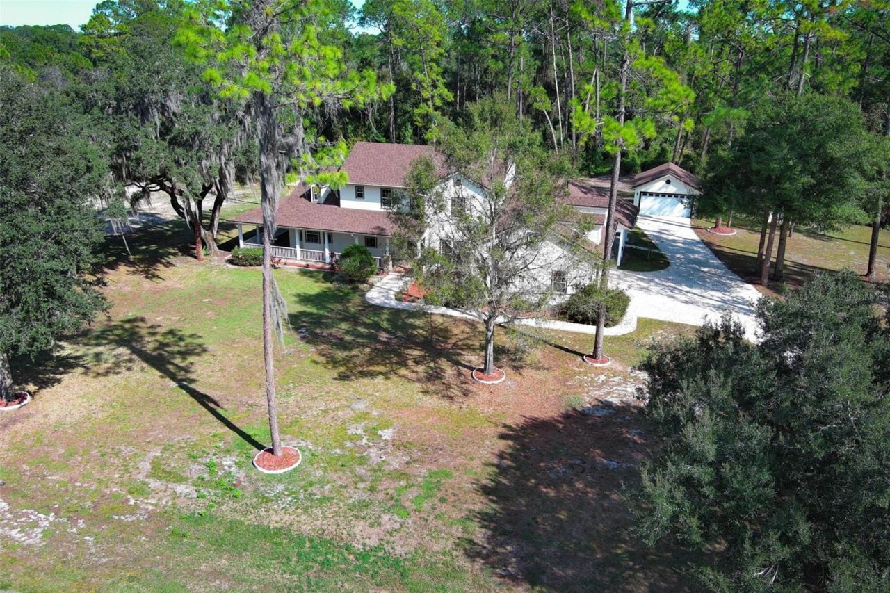 27012 Grand Oak Lane, Tavares, FL 32778 Photo