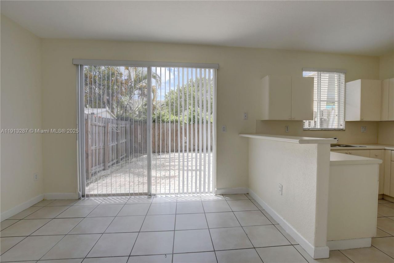 7341 NW 174th Ter, Unit 107, Hialeah, FL 33015 Photo