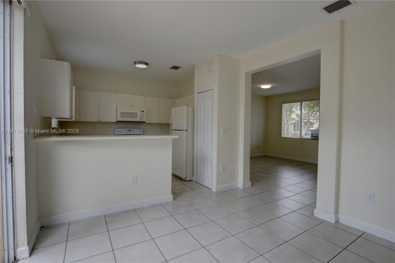 7341 NW 174th Ter, Unit 107, Hialeah, FL 33015 Photo