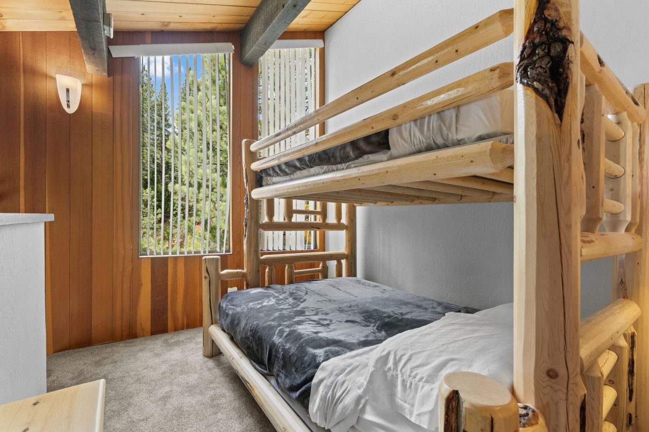 1001 Commonwealth Drive, Kings Beach, CA 96143 Photo