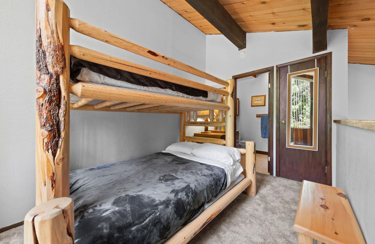 1001 Commonwealth Drive, Kings Beach, CA 96143 Photo