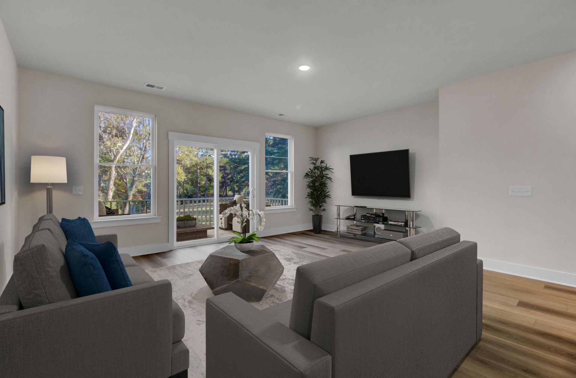 516 Heathwood Way Photo 11