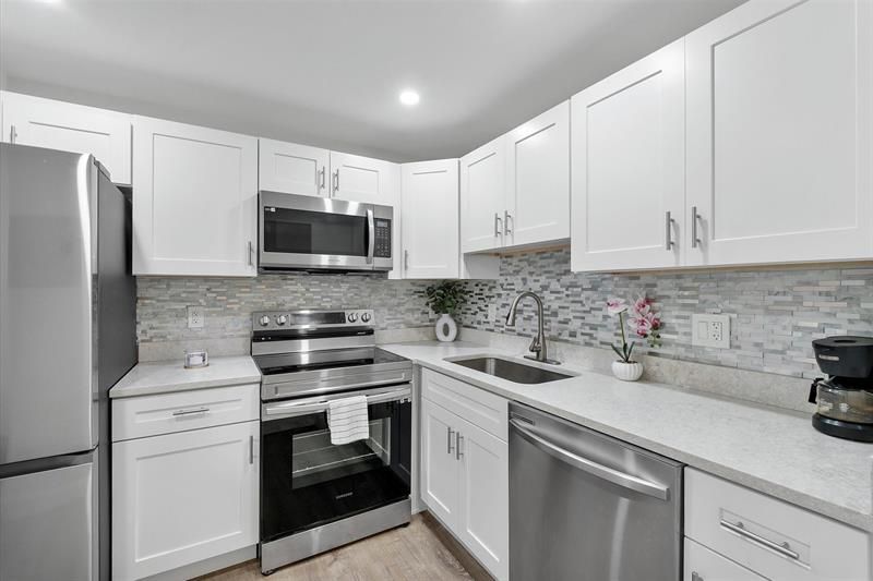 2840 Somerset Drive, Unit 205M, Lauderdale Lakes, FL 33311 Photo