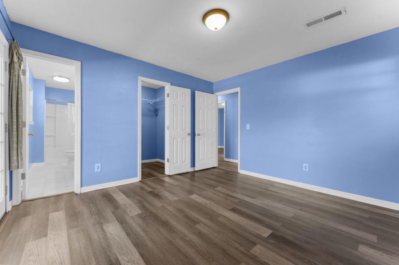 300 Logan Drive Photo 27